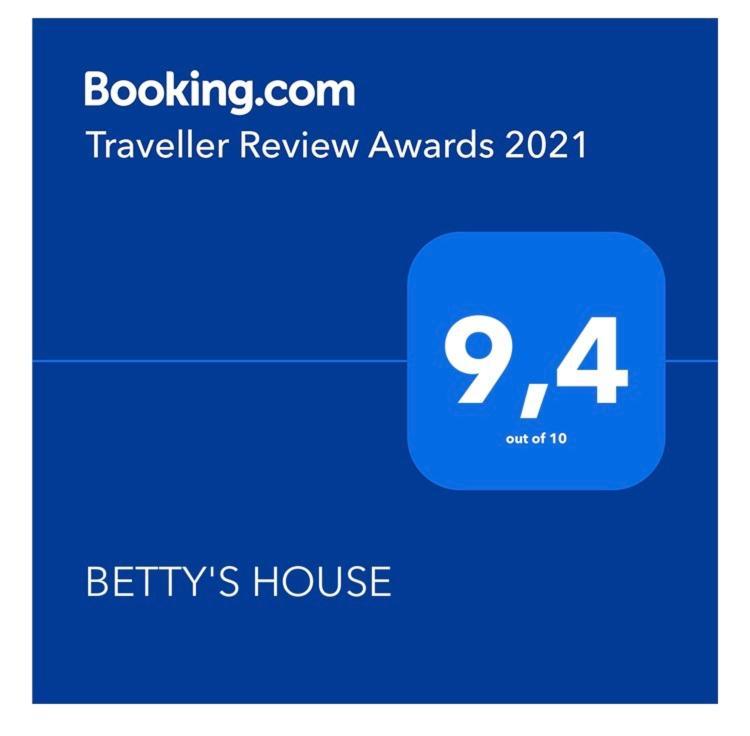 Апартаменты Betty'S House Питагорион Экстерьер фото